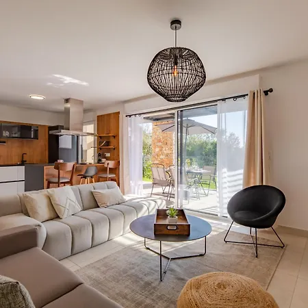 Сasa de vacaciones Le Clos D'alice-2 By Interhome